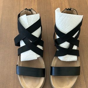 Croft & Barrow strappy sandal.  Women’s size 7.5